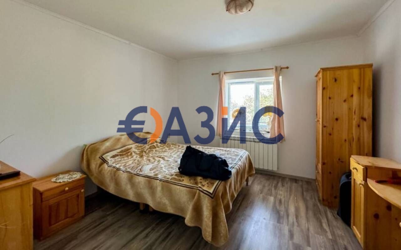 Къща с 2 спални, 129 кв.м. + 1320 кв.м. двор, с. Хаджи Димитър, област