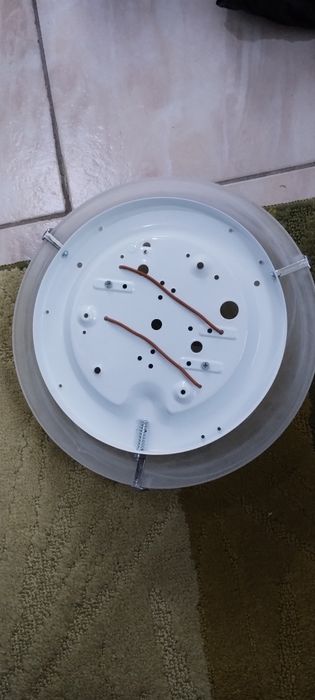 Lustra de vânzare și aplice