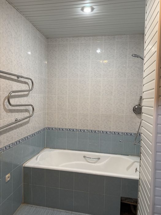 ПРОДАЕТСЯ 4 комнатная квартира