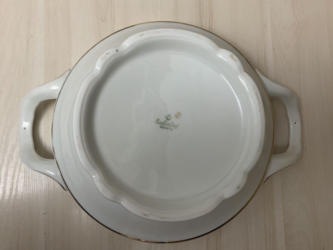 Продам фарфоровую супницу Германия