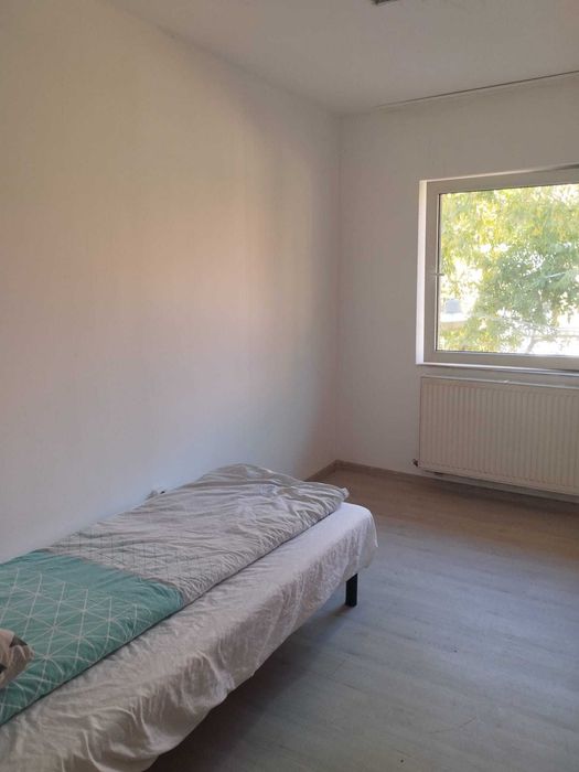 Închiriez spațiu de locuit , SU = 18 Mp, Strada George Enescu