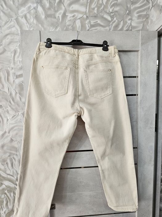 Женские джинсы Zara, б/у, на 50 размер.
