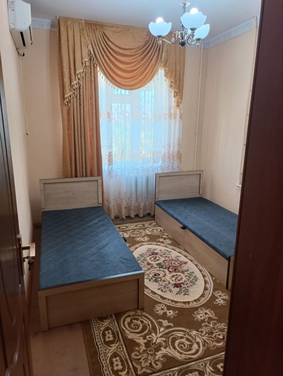 Аренда Метро ДУ́СТЛИК  2 КОМ 400 $