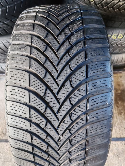 1 anvelopa 235 45 17