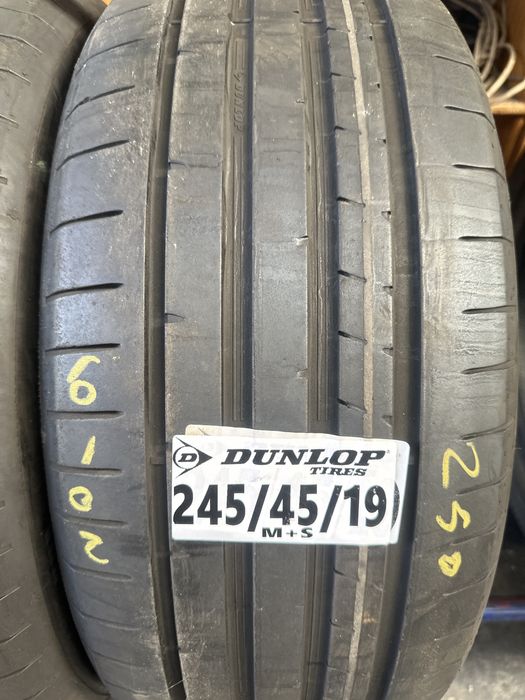 245/45/19 dunlop