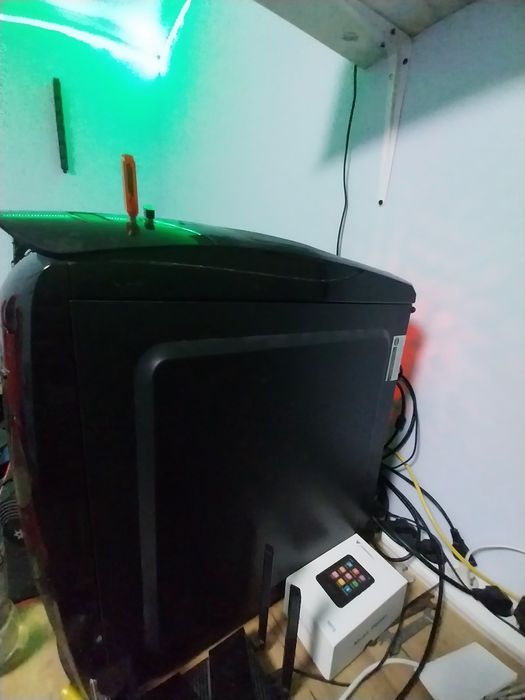 Pc gaming Intel I5-8400K 2.8 GHz, 16 GB ram, 1TB HDD, GTX 1050 Ti 4gb