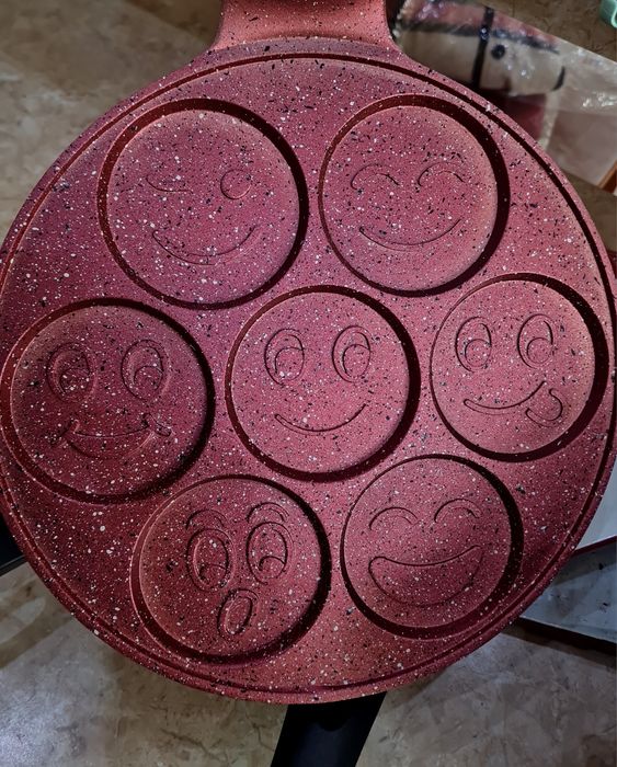 Тиган за Pancakes Палачинки  с Емоджита 27см 
Алуминиево Незалепващо П