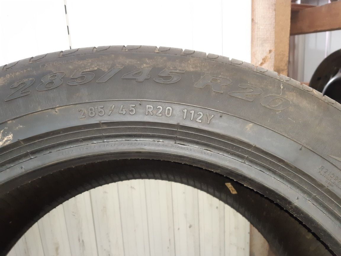 285/45/20  2×Pirelli vara dot 0517  112y   3,91mm