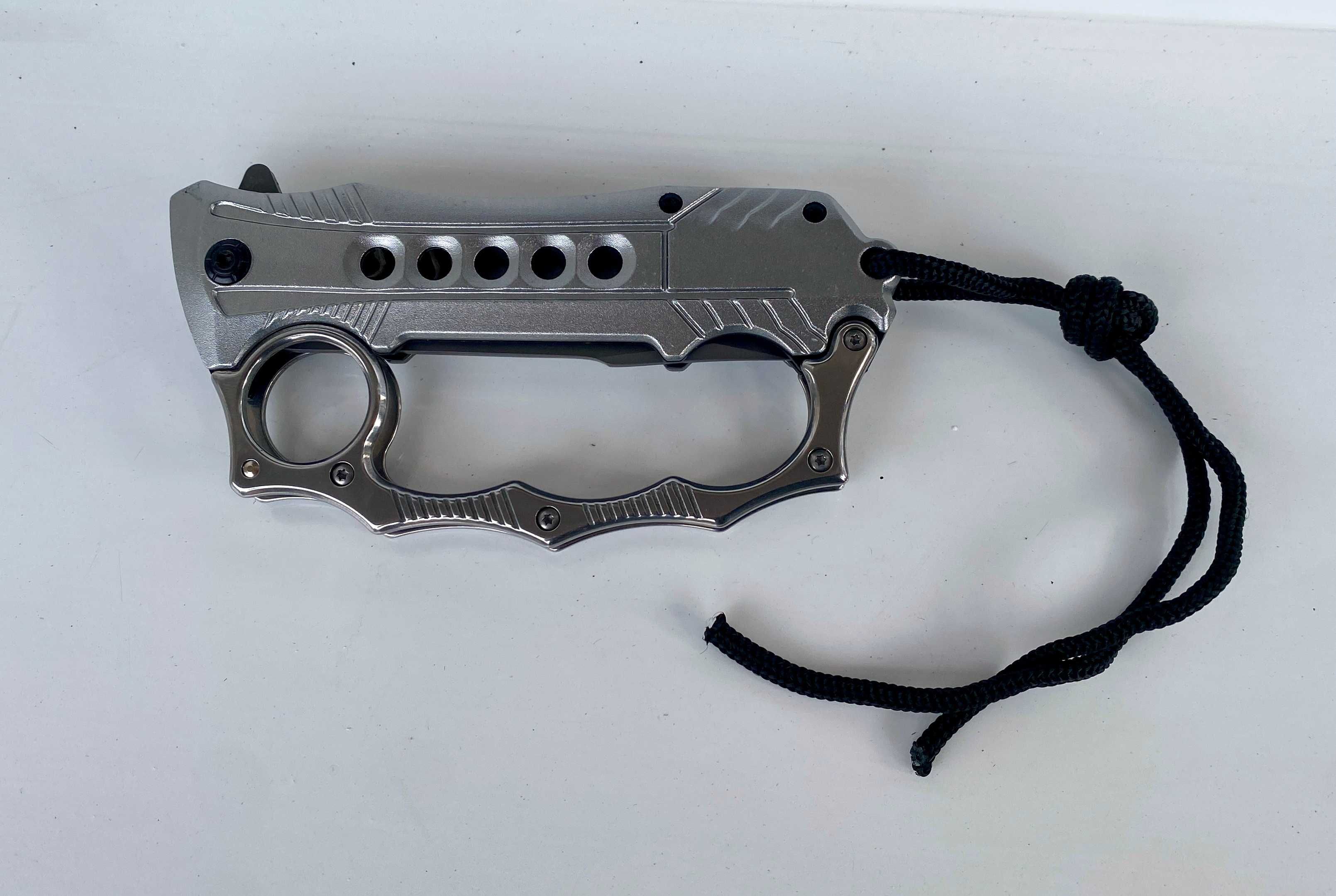 Cutit cu pumnal box si clapa cu deschidere lama 9 cm nou - cadou