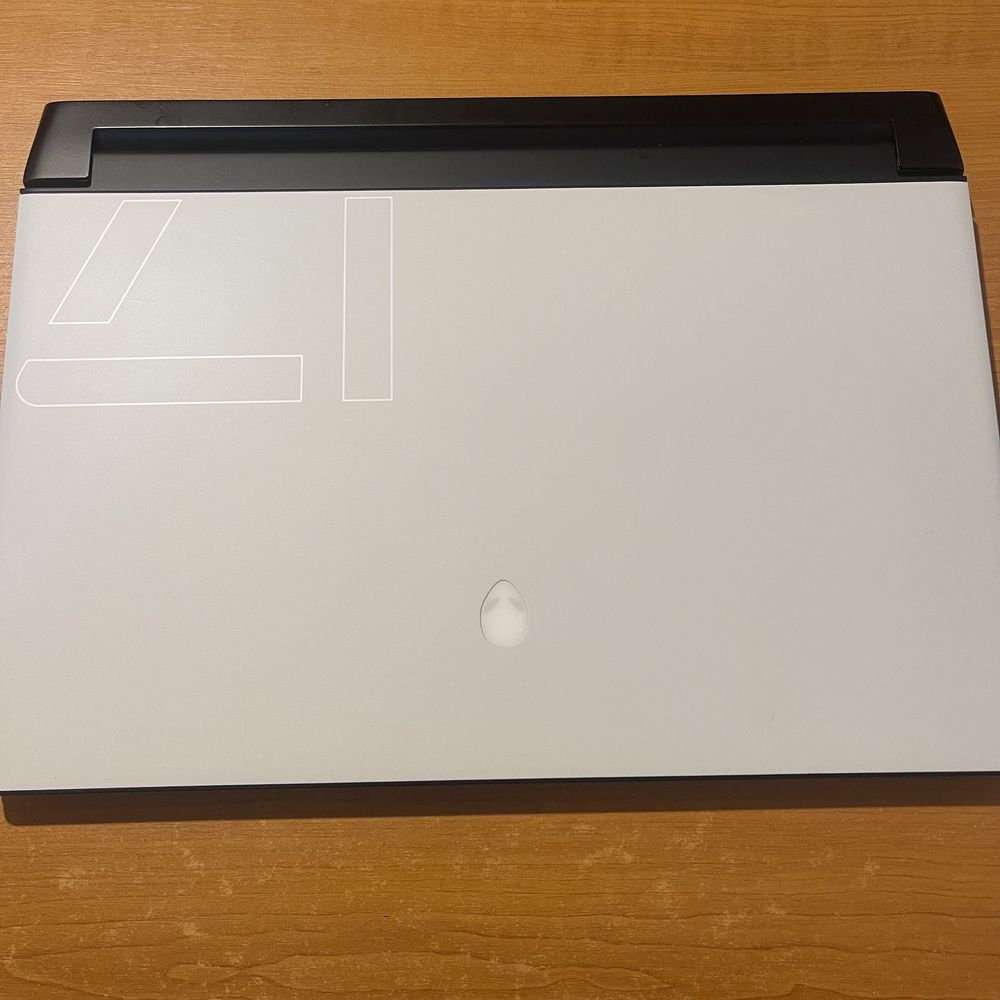Laptop Alienware i7 gen 10, rtx 3070, 16gb ram, 2tb ssd