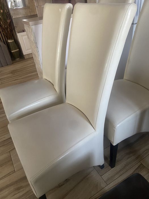 Vind scaune living sau buxatarie