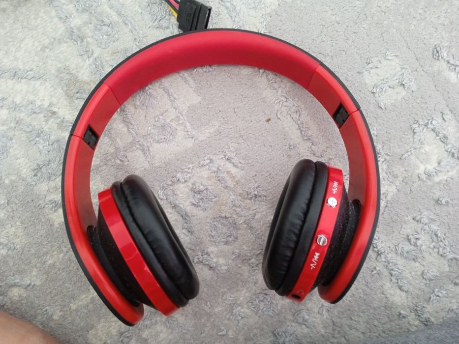 Продам наушник блитуз