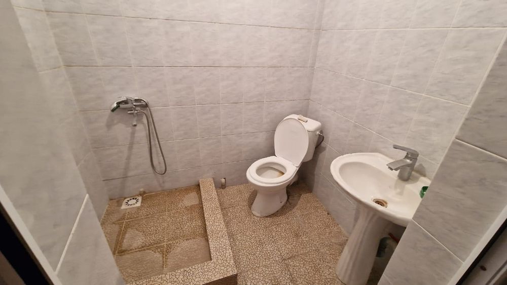 Помишение в мкр Достык, здается в аренду 72 метр квадрат со всеми удоб