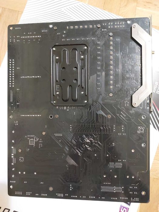 Ryzen 7 7700X + AsRock B650 Pro RS с М2 Wi-Fi модул