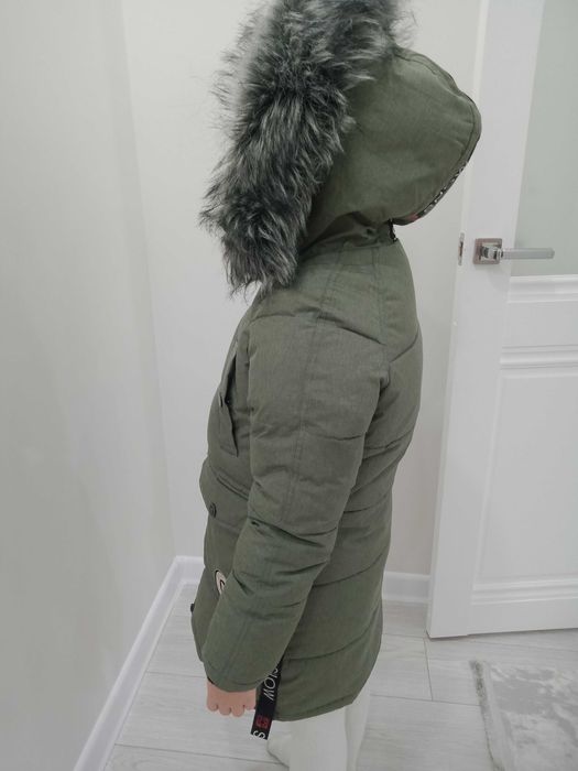 Продам куртку детскую