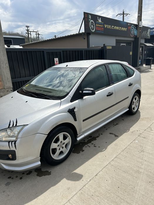 Vand sau schimb FORD FOCUS MK2
