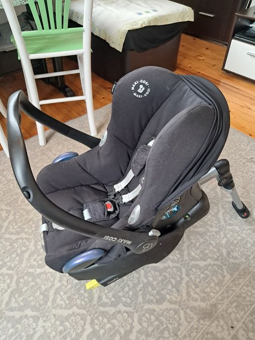 Maxi Cosi Cabriofix + isofix base