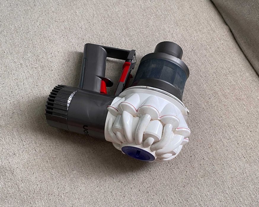 Aspirator Dyson V6 - fara accesorii - corp - perfect functional