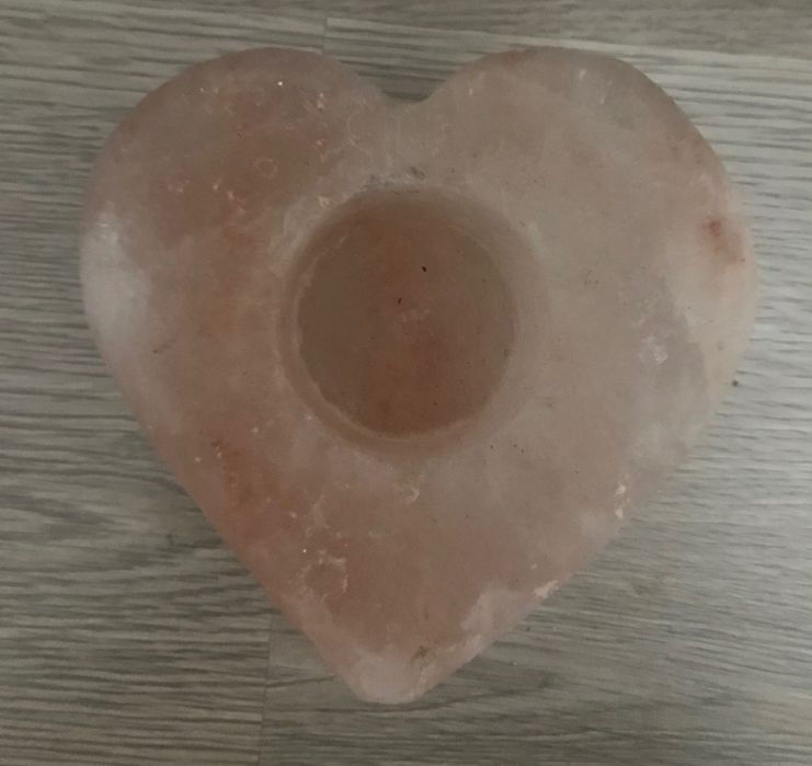 Vand suport lumanare forma inima sare himalaya. Trimit in tara.