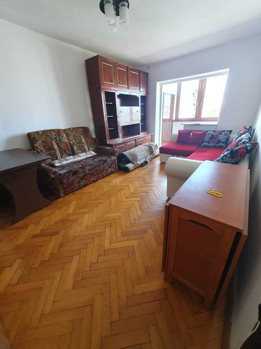 Persoana fizică vând apartament cu 4 camere str Ion Meșter nr.4