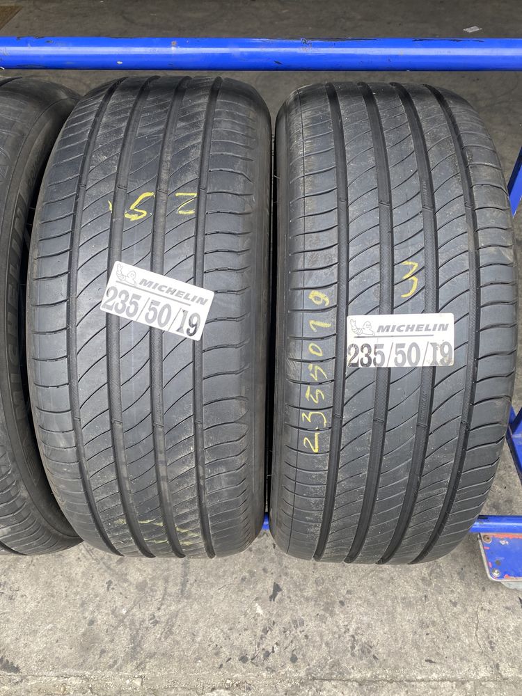 235/50/19 Michelin Vara