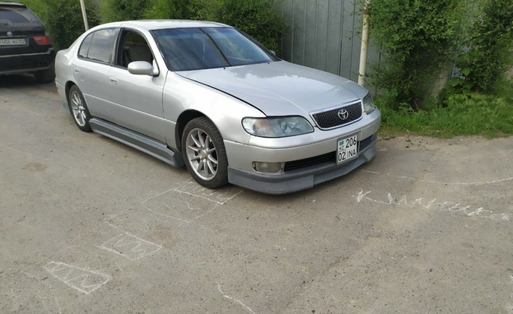 Наклкдки на бампер и спойлер на Toyota Aristo JSZ147 Тюнинг-Обвес