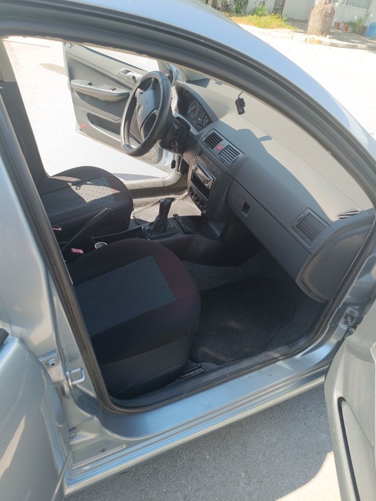Skoda Fabia 2005 г. 1.2 бензин с газ