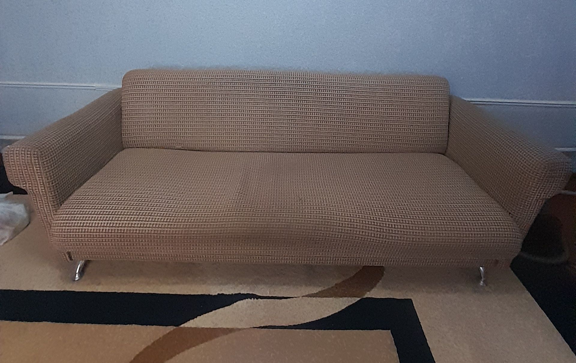 Продаётся диван и два кресла в отличном состоянии