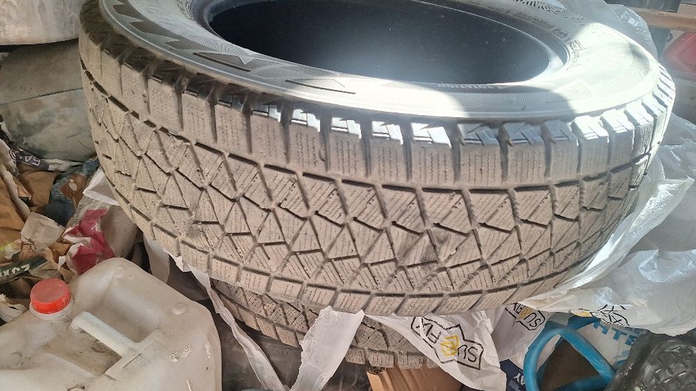 Продам шины 225/65/17