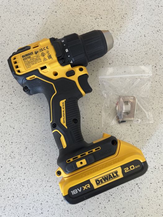 DeWALT Filetanta DCD 708 XR. Combo Cu Baterie de 2Ah, Original Nou.