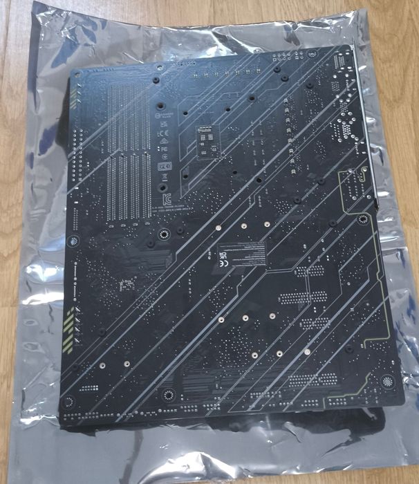 Placa de baza LGA 1700 DDR4 - ASUS TUF GAMING Z690 PLUS D4