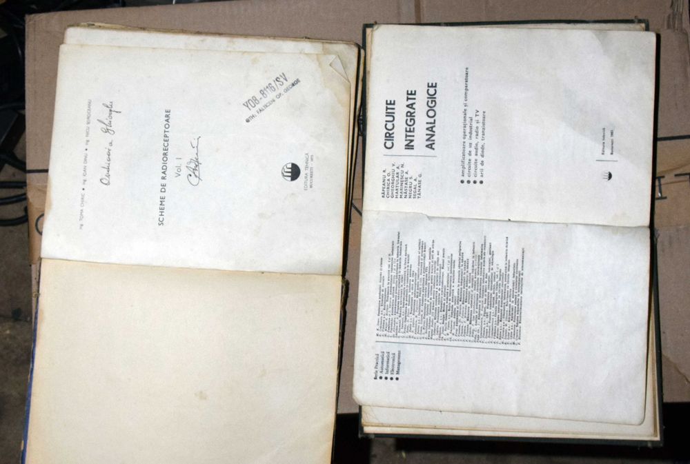 Diverse piese de electronica si Carti de electronica