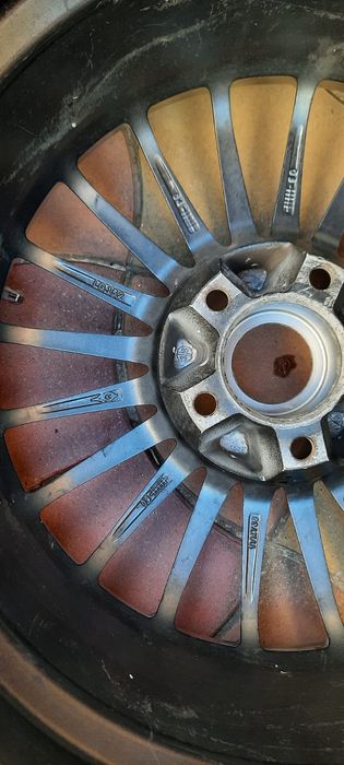 Janta aliaj 17 / 7J / 5 prezoane cu anvelopa 245 / 45/ R17 Yokohoma