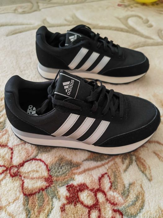 Vand adidasi Adidas noi 38