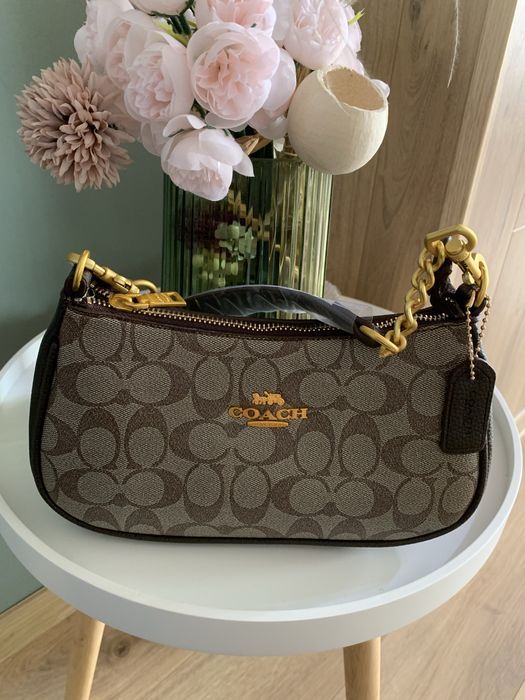 Малка манта Coach