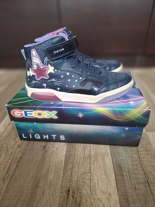 Детски сникърси Geox