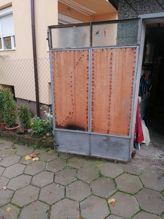 Гаражни врати метални