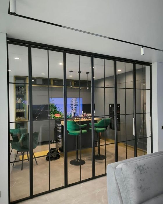 Раздвижные стекло двер. Перегородки и Распашные двер стекло