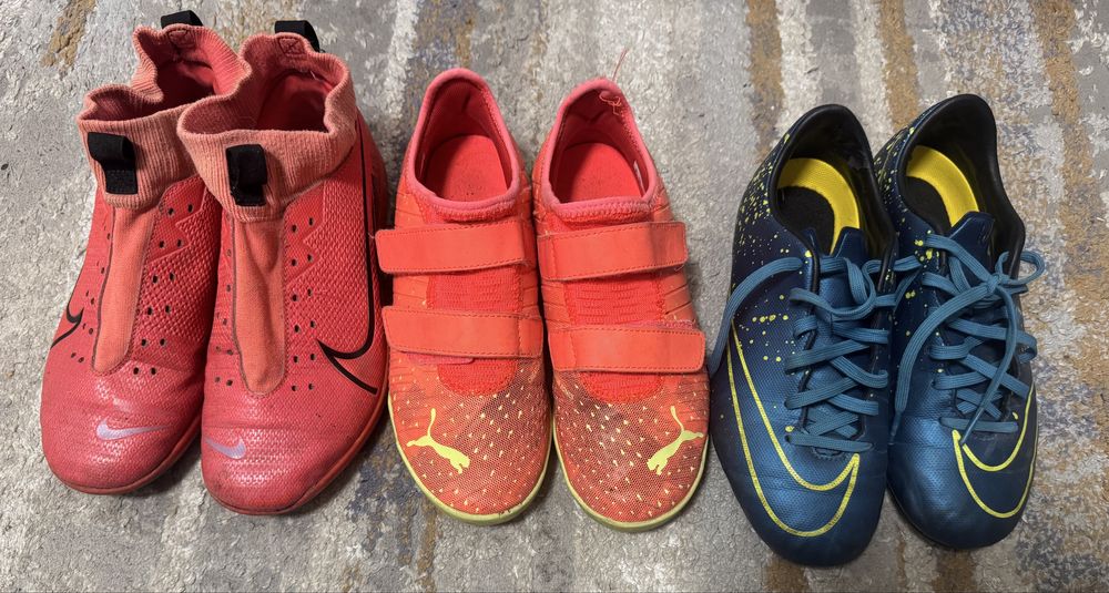 Lot 3 perechi ghete de fotbal ,nr 35