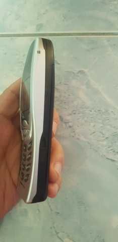 Vand nokia 6310i in stare impecabila, ca Nou + incarcator si casti !!