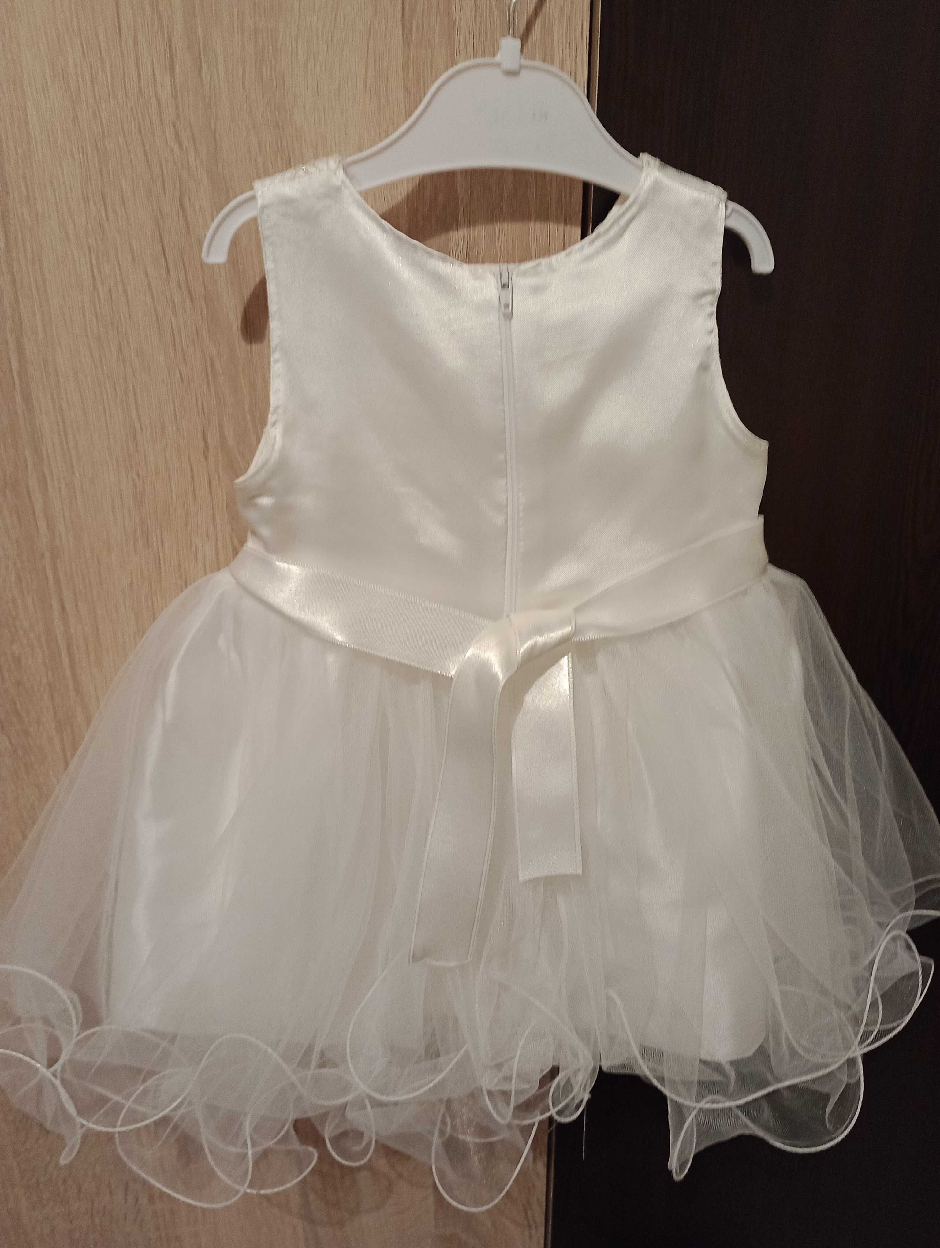 Детска бяла рокличка