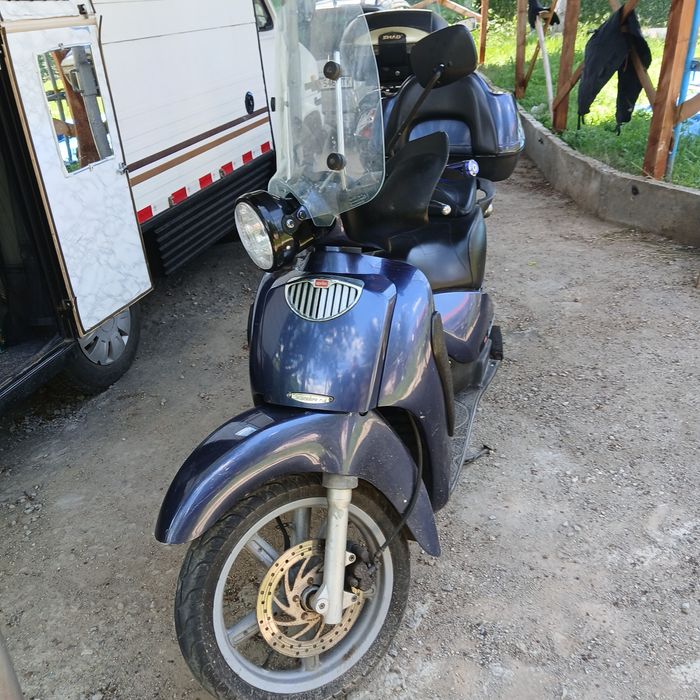 Продавам Скутер 150куб Априля Скарабео