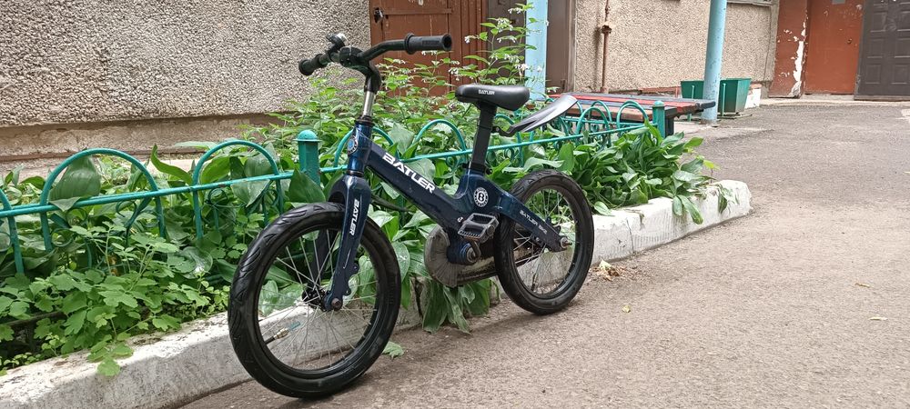 Продам легкий детский велосипед фирмы Batler
