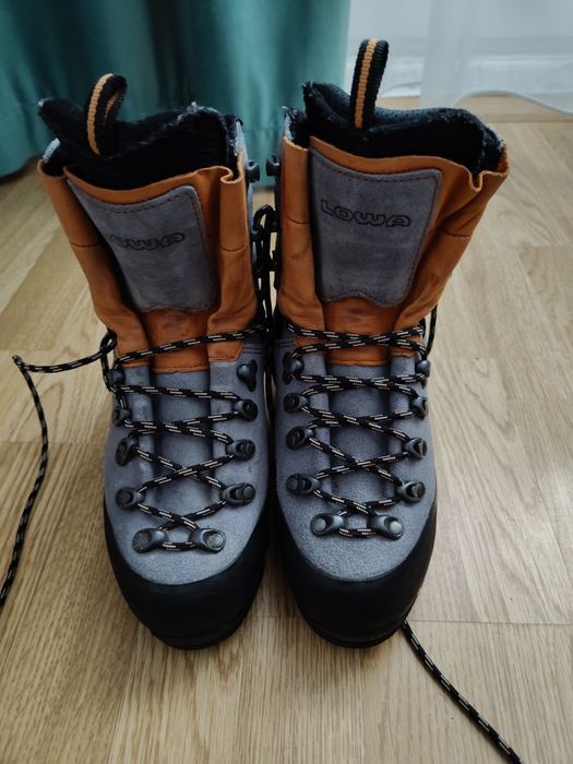Bocanci de munte dama Lowa Goretex,mărime 38