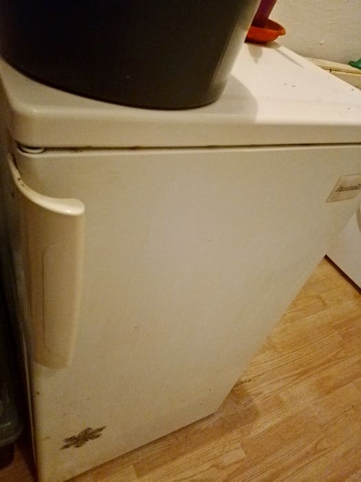 Vând Lada frigorifica