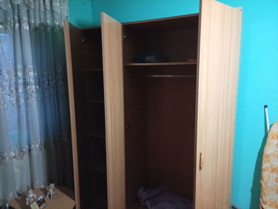 Șifonier 3 uși in stare perfecta