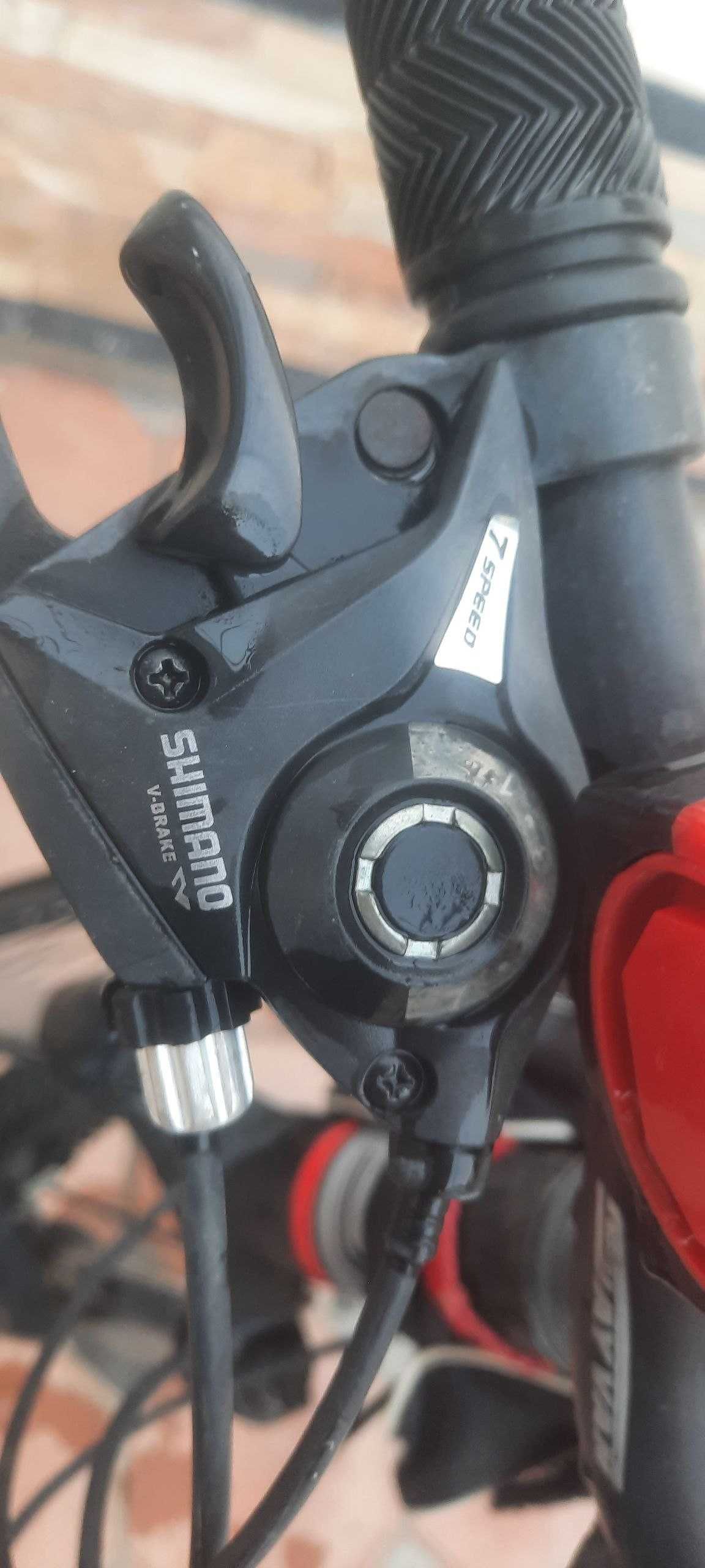 Велосипед 7 скороcтей от shimano в хорошем состоянии царапины на фото