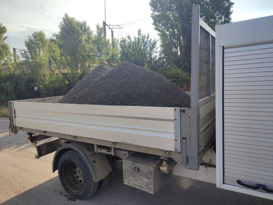 Pământ negru nisip etc.