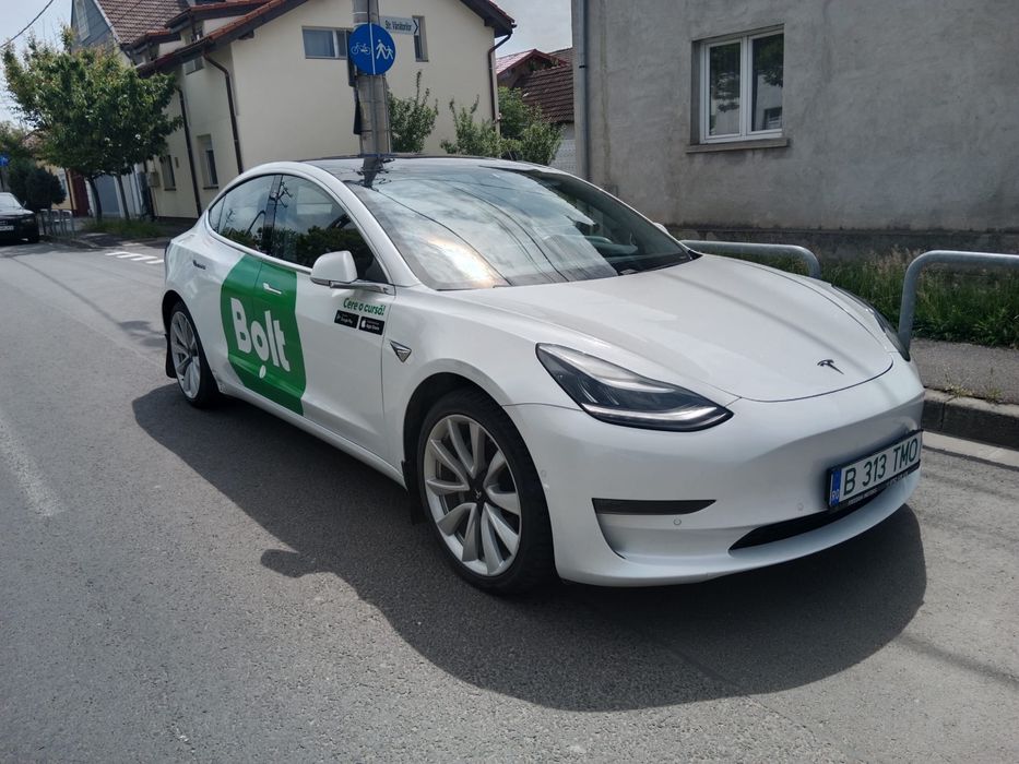 Predau leasing TESLA Model 3 LONG RANGE
