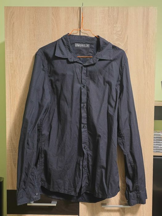 set 5 camasi folosite, marime M si L, stare foarte buna + camasa bonus